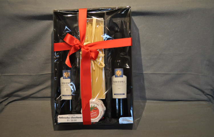Weingeschenk mit Pasta